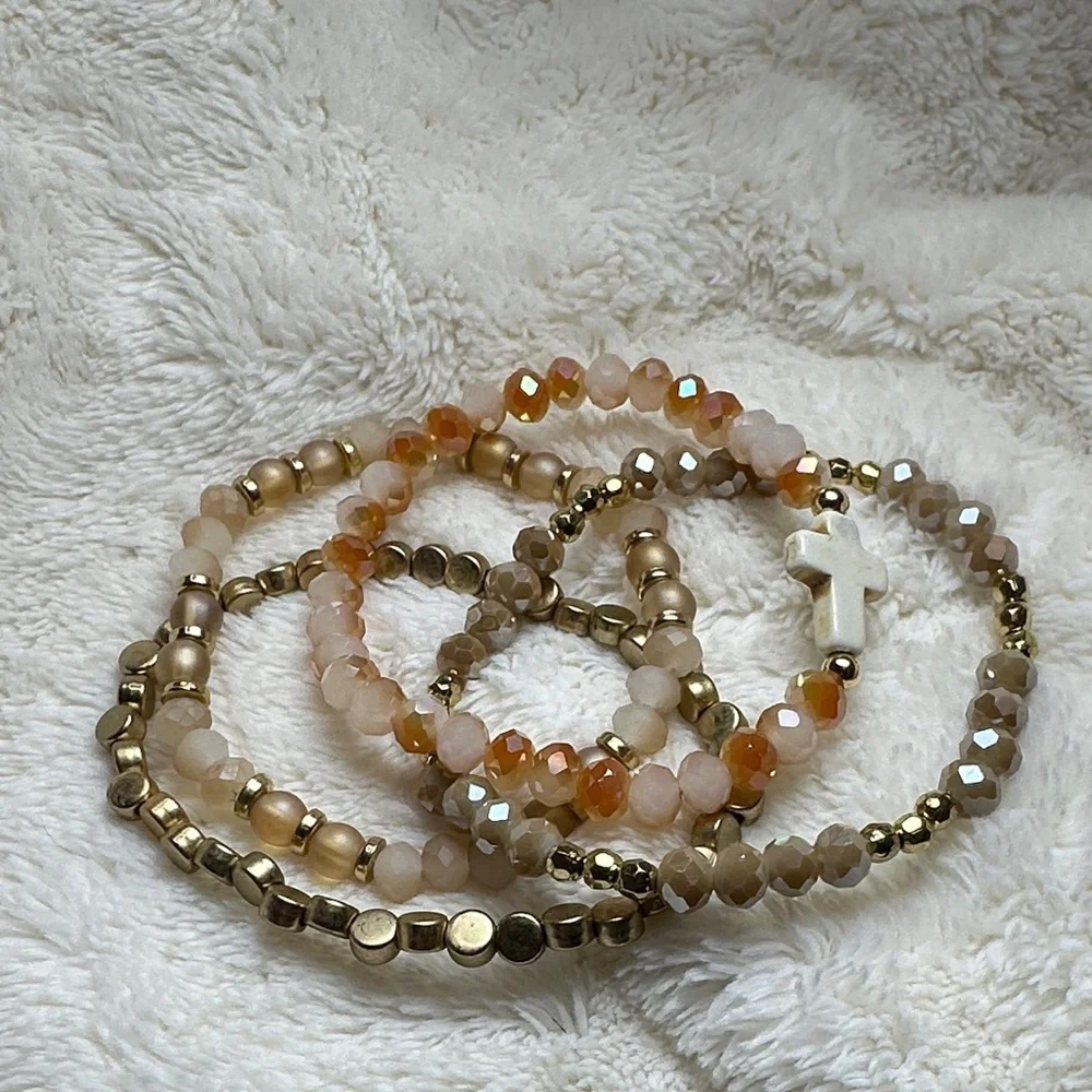 Beaded Bracelets Peachy Gold Mauve Set of 4 with Cross Charm Summer NWOT Gifts
